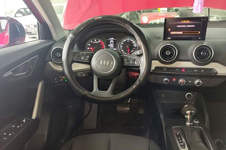 Used Audi Q2L 2021 35 TFSI Progressive Dynamic Edition Steering Wheel