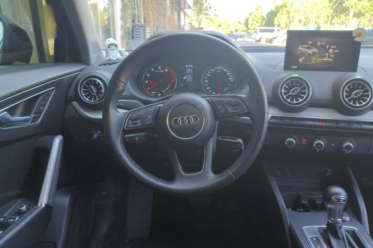 Used Audi Q2L 2021 35 TFSI Progressive Dynamic Edition Steering Wheel