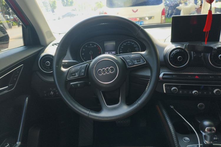 Used Audi Q2L 2021 35 TFSI Fashion Dynamic Model Steering Wheel