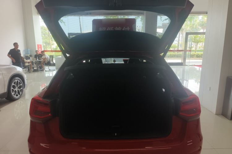 Used Audi Q2L 2021 35 TFSI Fashionable and Elegant Model Trunk