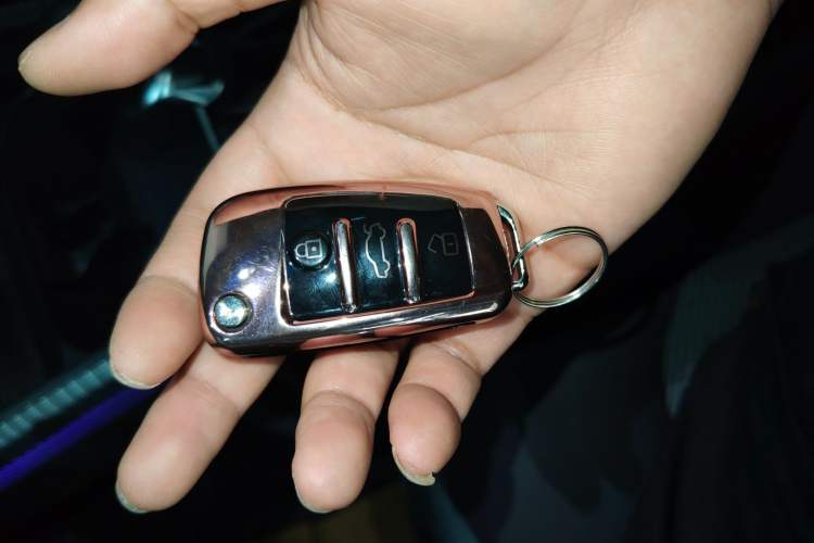 Used Audi Q2L 2021 35 TFSI Fashionable and Elegant Model Vehicle Key