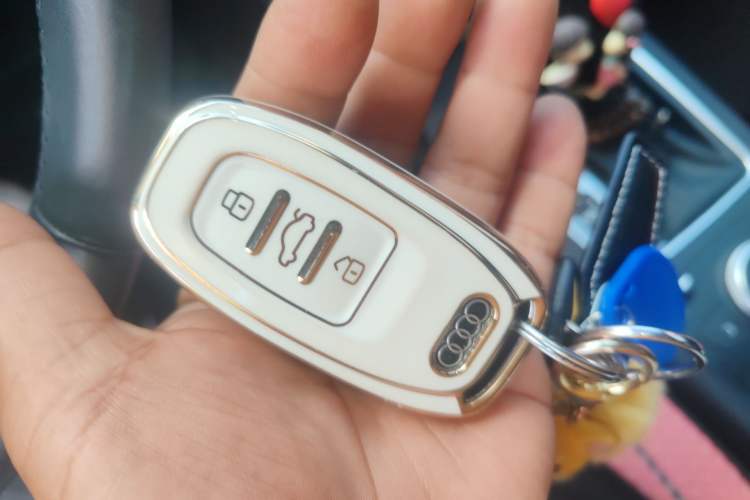 Used Audi Q2L 2021 35 TFSI Progressive Dynamic Edition Vehicle Key