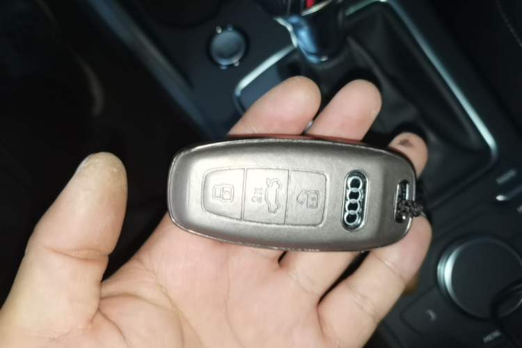 Used Audi Q2L 2021 35 TFSI Progressive Dynamic Edition Vehicle Key
