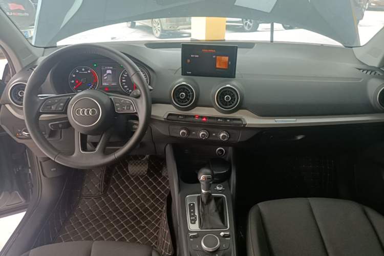 Used Audi Q2L 2021 35 TFSI Progressive Dynamic Edition Center Console