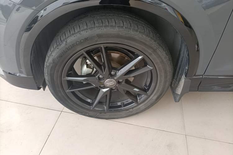 Used Audi Q2L 2021 35 TFSI Progressive Dynamic Edition Left Front Wheel Hub