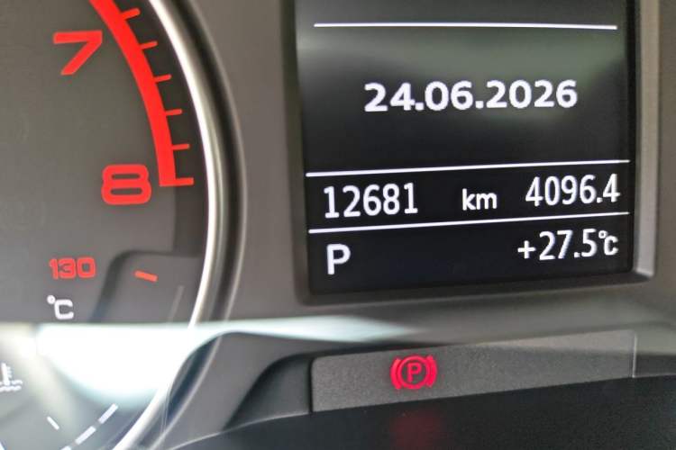 Used Audi Q2L 2021 35 TFSI Fashion Dynamic Model Odometer Close Up
