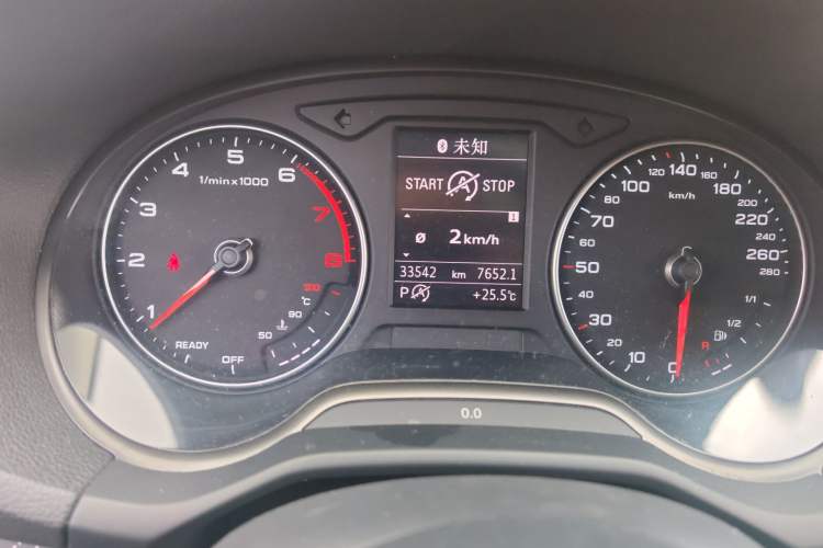 Used Audi Q2L 2021 35 TFSI Fashion Dynamic Model Odometer Close Up