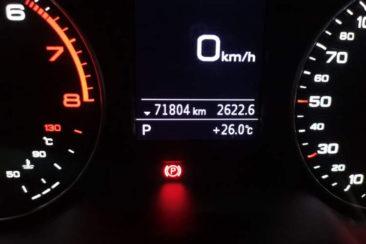 Used Audi Q2L 2021 35 TFSI Fashion Dynamic Model Odometer Close Up