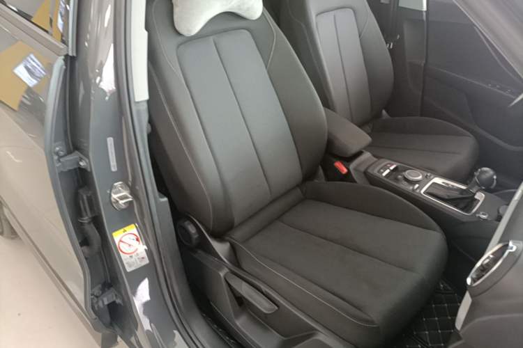 Used Audi Q2L 2021 35 TFSI Progressive Dynamic Edition Right Front Seat