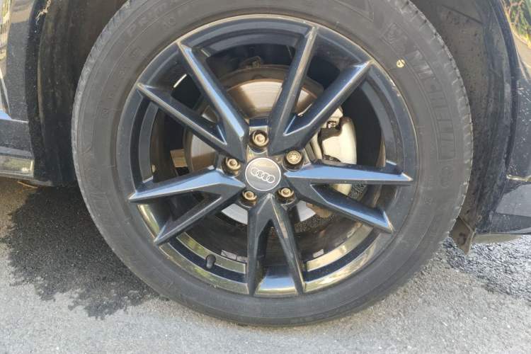 Used Audi Q2L 2021 35 TFSI Progressive Dynamic Edition Right Front Wheel Hub