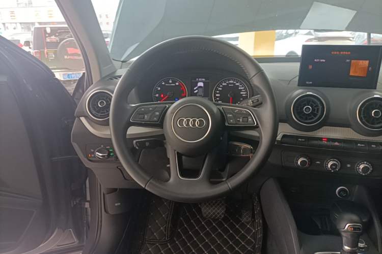 Used Audi Q2L 2021 35 TFSI Progressive Dynamic Edition Steering Wheel