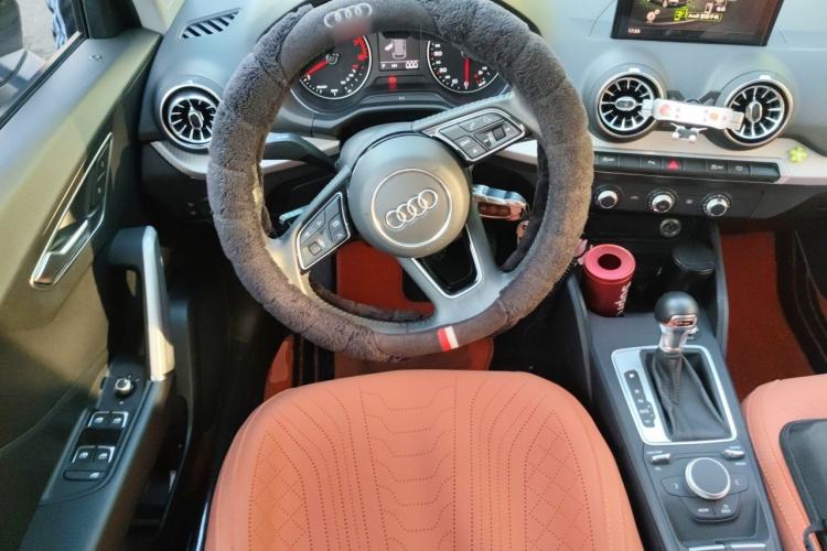 Used Audi Q2L 2021 35 TFSI Progressive Dynamic Edition Steering Wheel