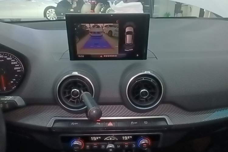 Used Audi Q2L 2021 35 TFSI Fashionable and Elegant Model Audio And AC Panel