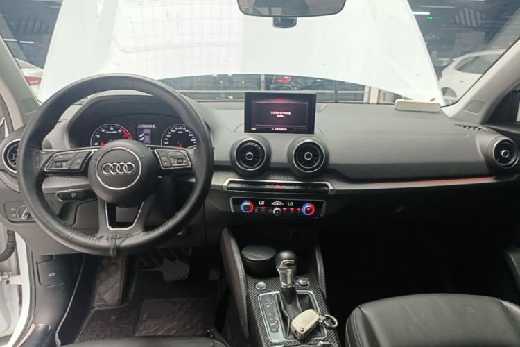 Used Audi Q2L 2021 35 TFSI Fashionable and Elegant Model Center Console
