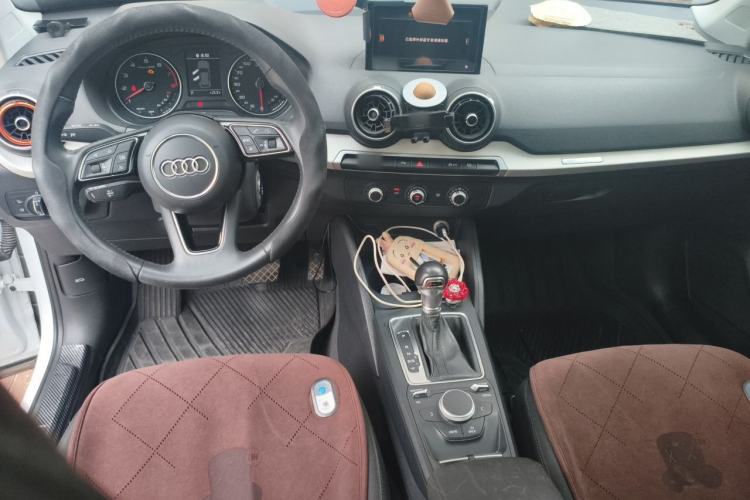 Used Audi Q2L 2021 35 TFSI Progressive Dynamic Edition Center Console