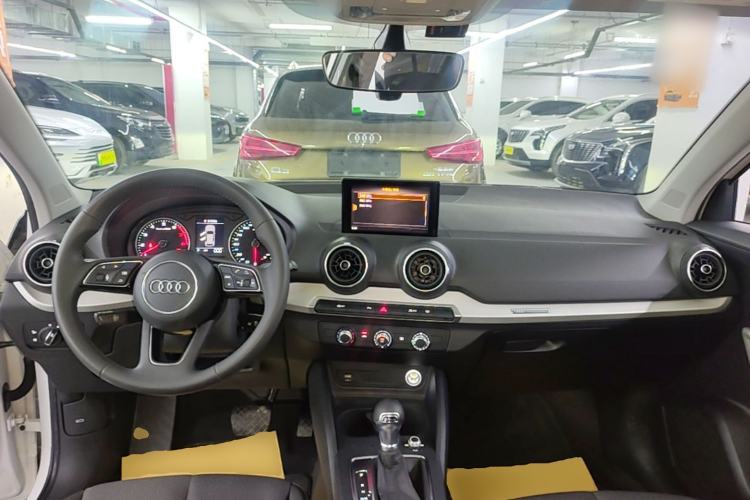 Used Audi Q2L 2021 35 TFSI Progressive Dynamic Edition Center Console