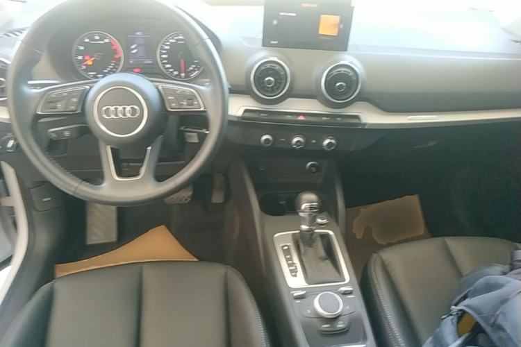 Used Audi Q2L 2021 35 TFSI Progressive Dynamic Edition Center Console
