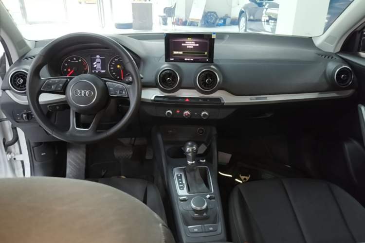 Used Audi Q2L 2021 35 TFSI Progressive Dynamic Edition Center Console