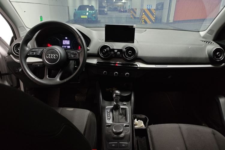 Used Audi Q2L 2021 35 TFSI Progressive Dynamic Edition Center Console