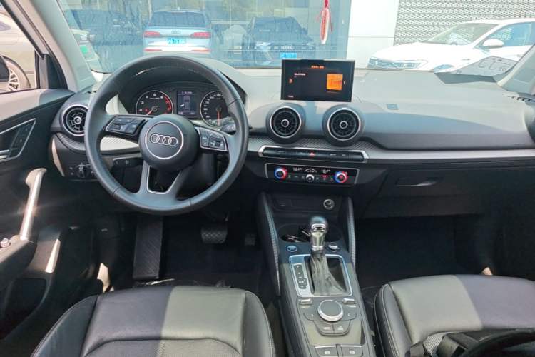 Used Audi Q2L 2021 35 TFSI Progressive Dynamic Edition Center Console