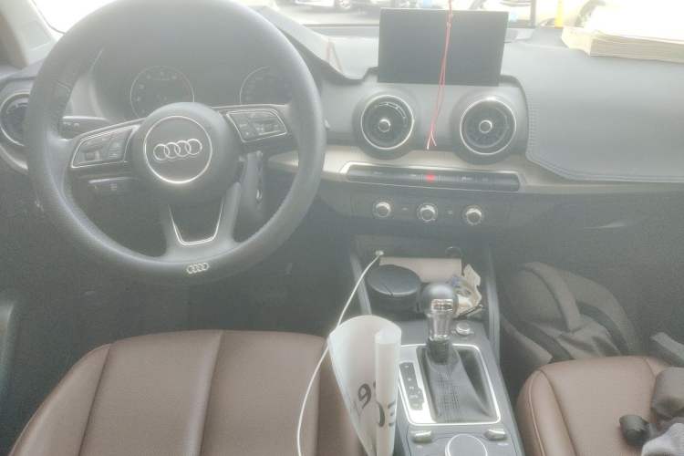 Used Audi Q2L 2021 35 TFSI Progressive Dynamic Edition Center Console