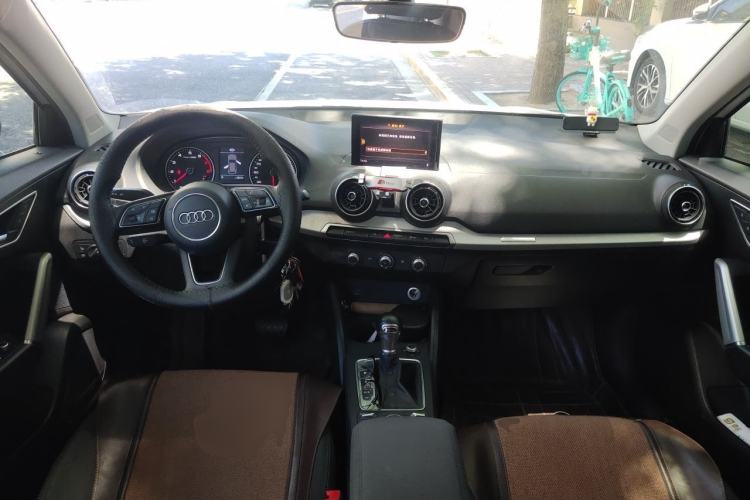 Used Audi Q2L 2021 35 TFSI Progressive Dynamic Edition Center Console