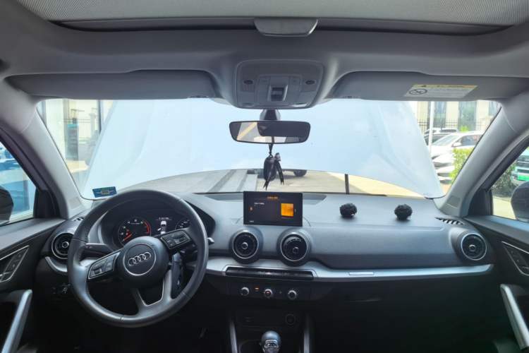 Used Audi Q2L 2021 35 TFSI Progressive Dynamic Edition Center Console