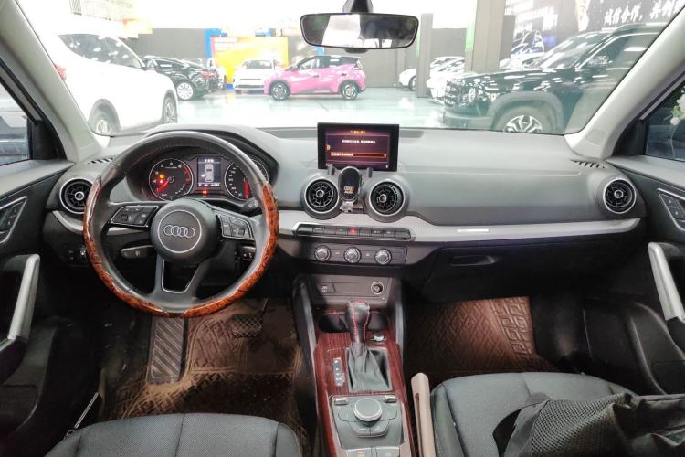 Used Audi Q2L 2021 35 TFSI Progressive Dynamic Edition Center Console