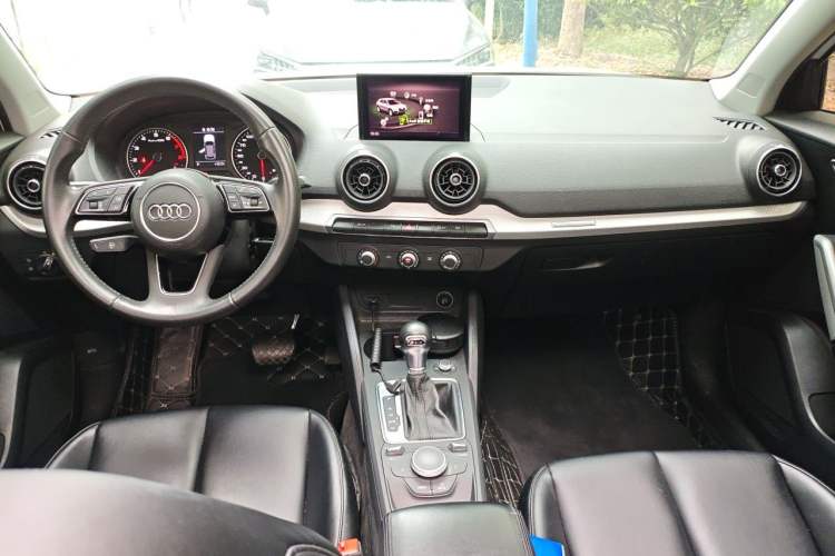 Used Audi Q2L 2021 35 TFSI Progressive Dynamic Edition Center Console