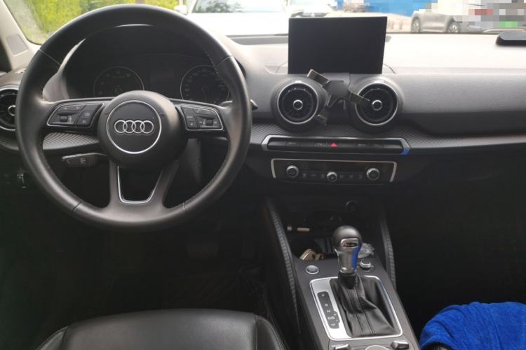 Used Audi Q2L 2021 35 TFSI Fashionable and Elegant Model Center Console