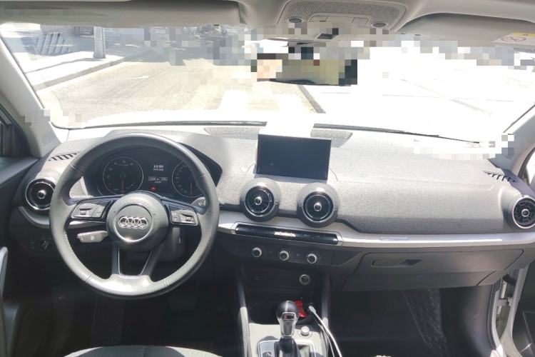 Used Audi Q2L 2021 35 TFSI Progressive Dynamic Edition Center Console