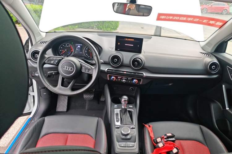 Used Audi Q2L 2021 35 TFSI Fashion Dynamic Model Center Console
