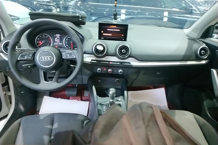 Used Audi Q2L 2021 35 TFSI Progressive Dynamic Edition Center Console