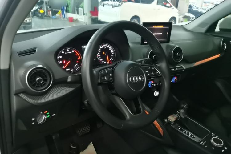 Used Audi Q2L 2021 35 TFSI Fashionable and Elegant Model Center Console