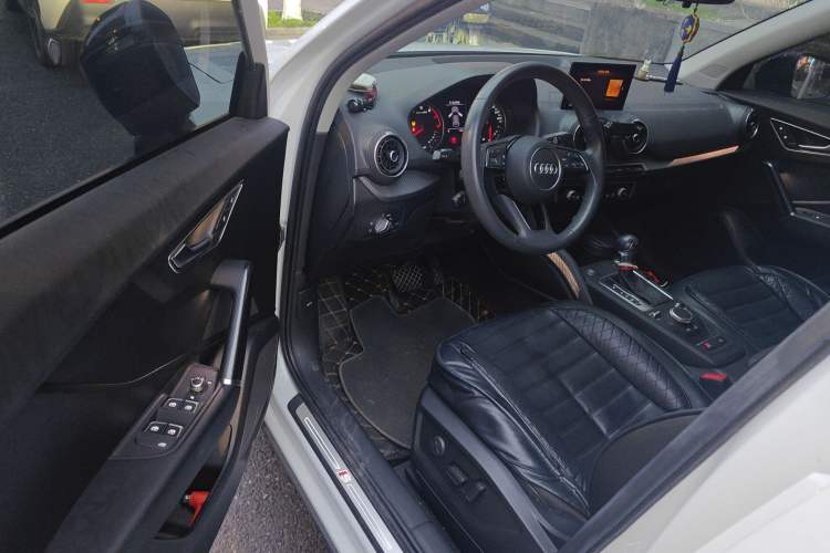 Used Audi Q2L 2021 35 TFSI Progressive Dynamic Edition Driver Seat