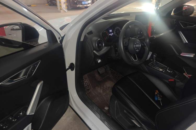 Used Audi Q2L 2021 35 TFSI Progressive Dynamic Edition Driver Seat