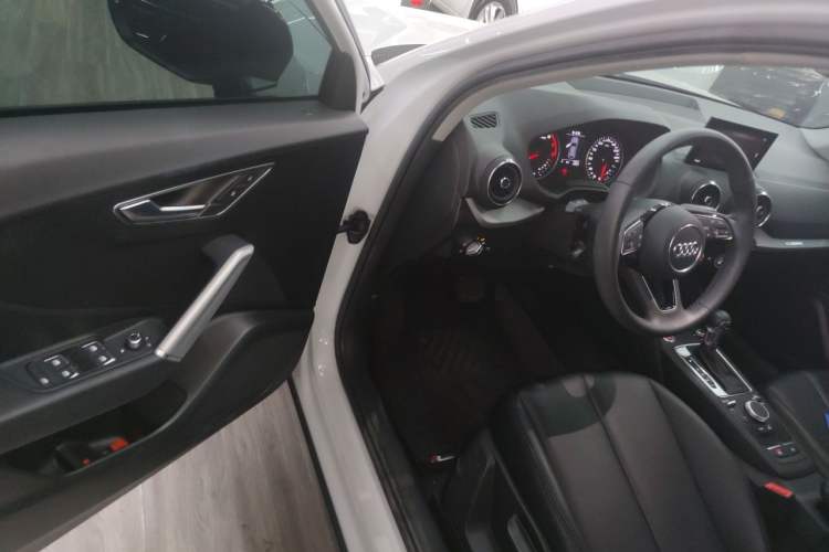 Used Audi Q2L 2021 35 TFSI Progressive Dynamic Edition Driver Seat