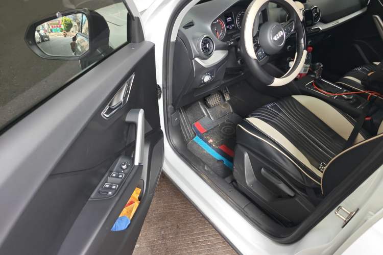 Used Audi Q2L 2021 35 TFSI Progressive Dynamic Edition Driver Seat