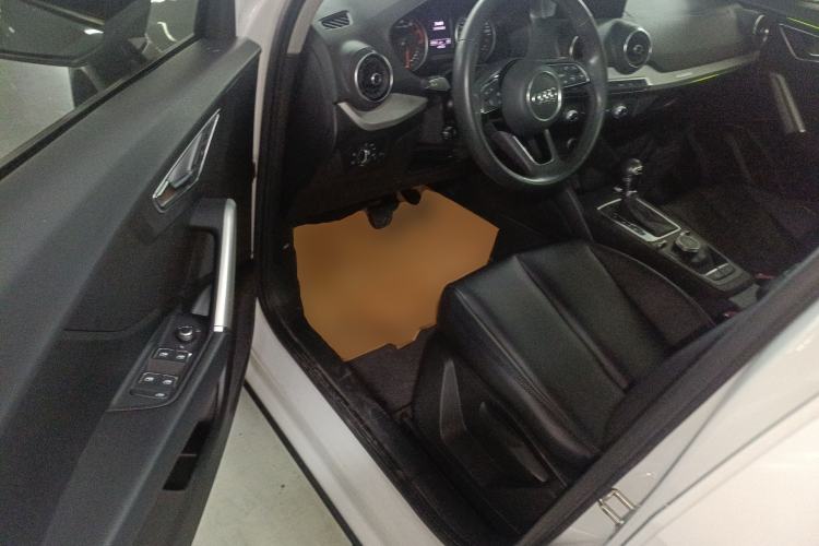 Used Audi Q2L 2021 35 TFSI Progressive Dynamic Edition Driver Seat