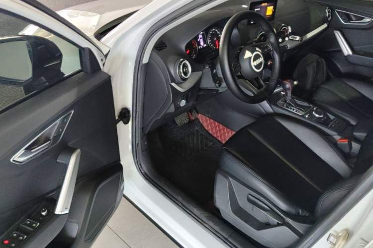 Used Audi Q2L 2021 35 TFSI Progressive Dynamic Edition Driver Seat