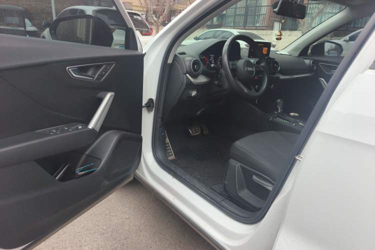 Used Audi Q2L 2021 35 TFSI Progressive Dynamic Edition Driver Seat