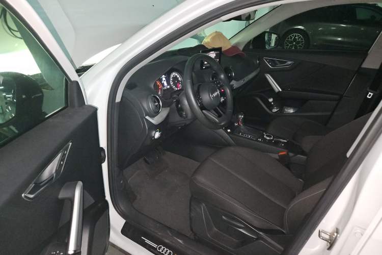 Used Audi Q2L 2021 35 TFSI Progressive Dynamic Edition Driver Seat