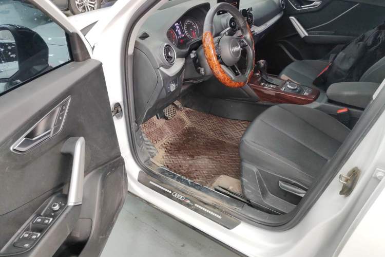 Used Audi Q2L 2021 35 TFSI Progressive Dynamic Edition Driver Seat