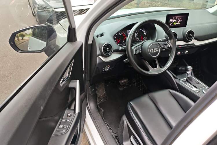 Used Audi Q2L 2021 35 TFSI Progressive Dynamic Edition Driver Seat
