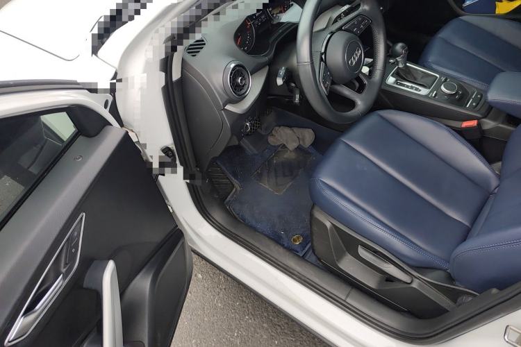 Used Audi Q2L 2021 35 TFSI Progressive Dynamic Edition Driver Seat