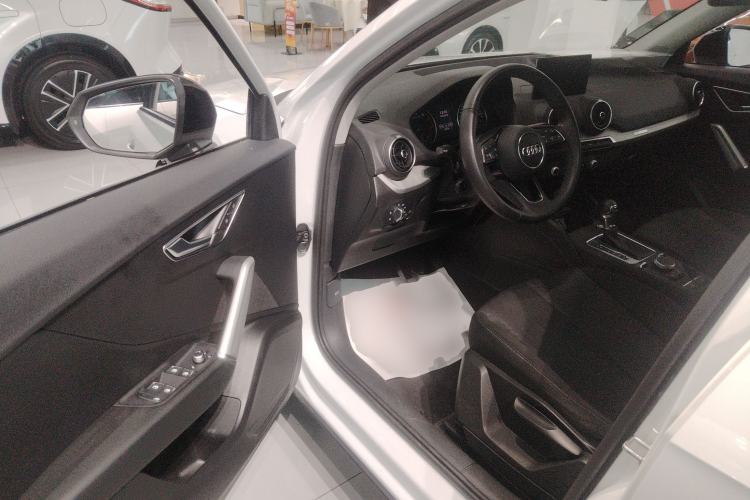 Used Audi Q2L 2021 35 TFSI Progressive Dynamic Edition Driver Seat