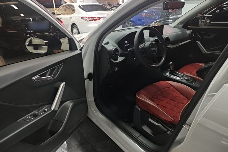 Used Audi Q2L 2021 35 TFSI Progressive Dynamic Edition Driver Seat