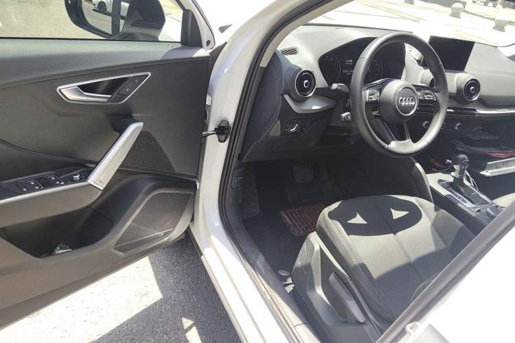 Used Audi Q2L 2021 35 TFSI Progressive Dynamic Edition Driver Seat