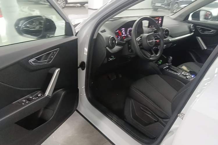 Used Audi Q2L 2021 35 TFSI Progressive Dynamic Edition Driver Seat