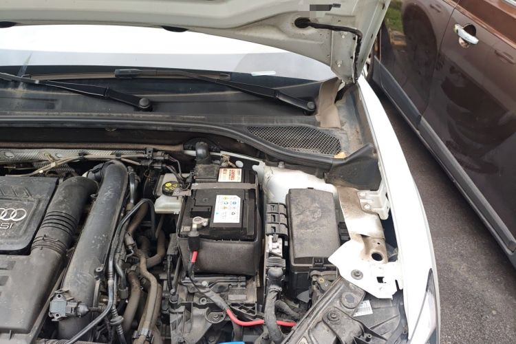 Used Audi Q2L 2021 35 TFSI Fashion Dynamic Model Engine Bay Left